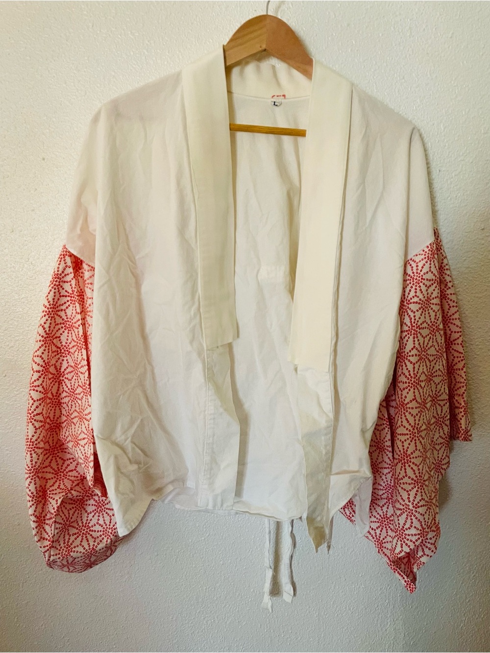 Vintage White Short Kimono-Style Top Jacket with Red Patterned Sleeves Size L